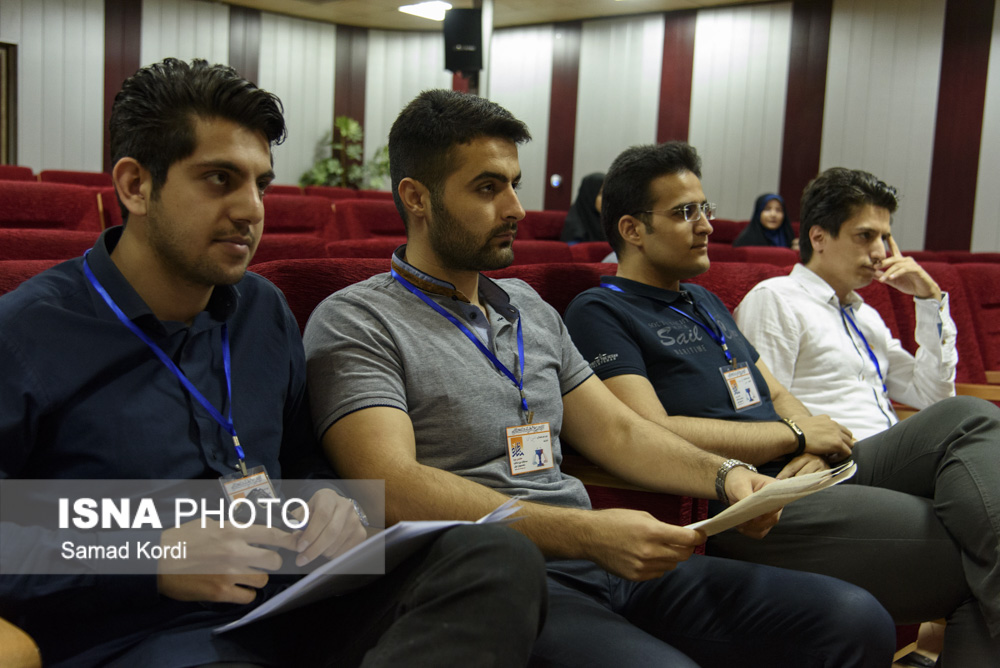گزارش تصویری/ فینال هفتمین دوره مسابقات مناظره دانشجویان دانشگاه‌های استان البرز