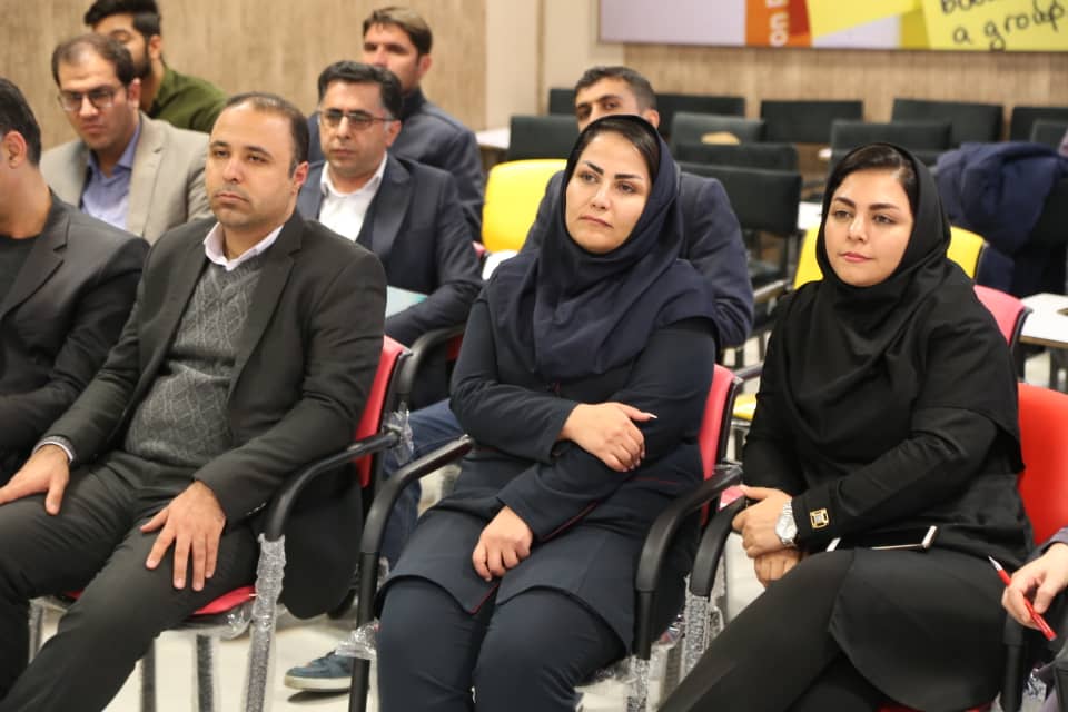 مرحله ی استانی چهارمین دوره مسابقات دفاع 3 دقیقه ای پایان نامه در کردستان