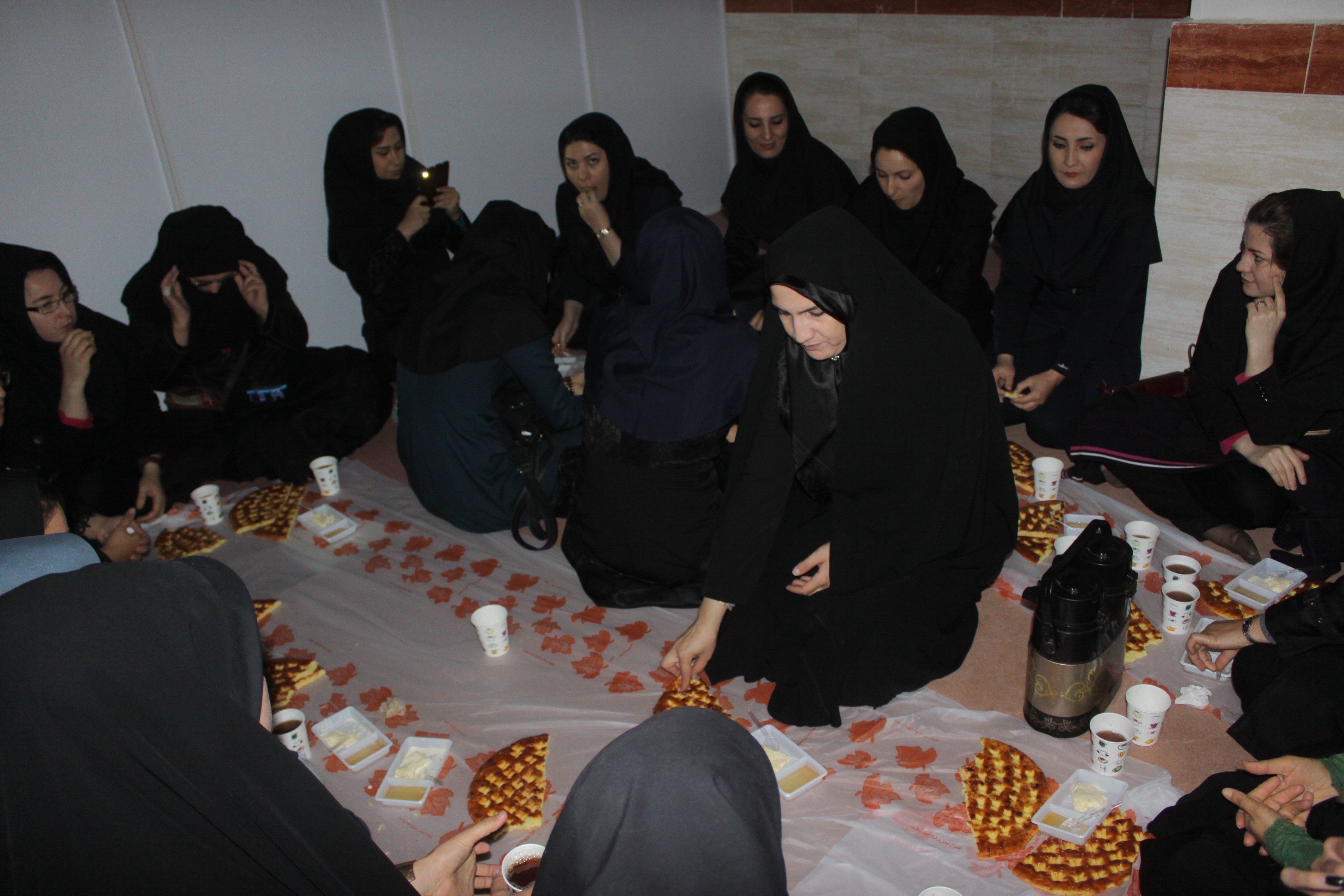 برگزاری مراسم معنوی زیارت عاشورا به همراه سوگواری اباعبدالله الحسین(ع) در مرکز آموزش عالی جهاددانشگاهی اردبیل