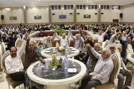 گردهمایی هنرمندان زیلو‌باف و ذینفعان خوشه زیلو استان یزد برگزار شد.