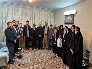  دیدار اعضای جهاددانشگاهی با خانواده شهید «سیدمهدی تقوی»