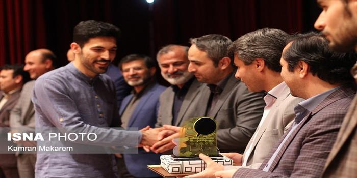  برگزیدگان سومین «تلخند» در زنجان معرفی شدند؛ 12 دانشجوی طنزپرداز، برگزیده سومین جشنواره تلخند